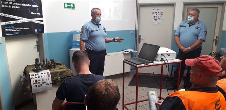 Slika /Novi direktorij/hlupić i Lež.jpg